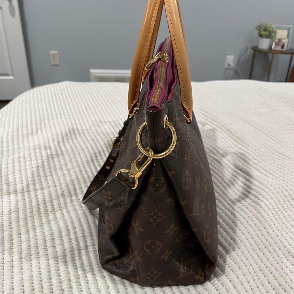 Authentic Louis Vuitton Monogram Pallas MM (Aurore)
